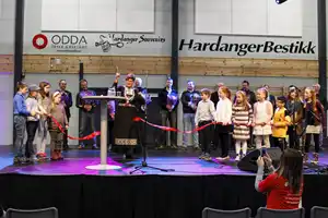 Ordførar Solfrid Borge opna Fjordahallen den 11.feb.2017