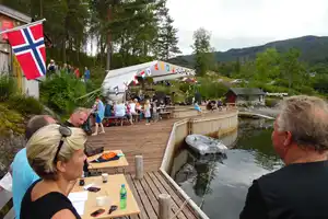 Strandebarm Grendautval- Universelt utforma baderampe.